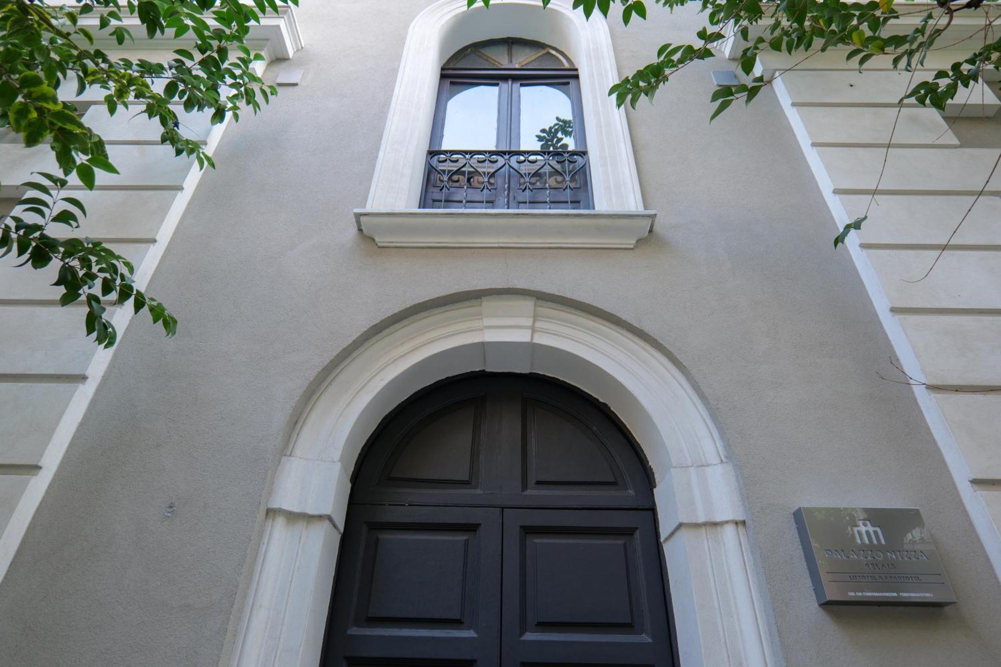 Relais Palazzo Nizza - Luxotel & Apartotel ซาแลร์โน ภายนอก รูปภาพ
